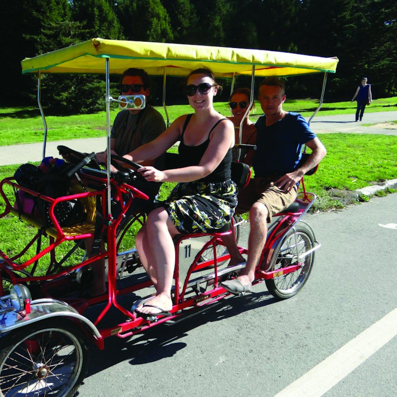 San Francisco: Surrey Bike Rental in Golden Gate Park