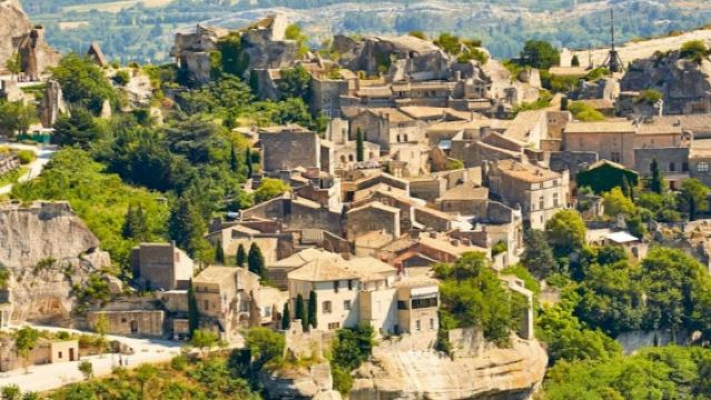 Arles, Saint Rémy & Les Baux: Guided Tour from Aix-en-Provence
