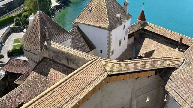 日內瓦-西庸-蒙特勒聖誕村-大叉子-卓別林雕像-拉沃