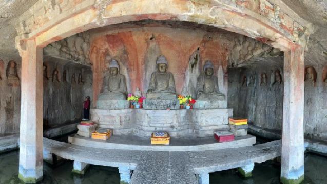 Private charter to Jindeng Temple, Shrine of Our Lady of the Nine Heavens, Sanzong Temple, Dayu Temple and Minghui Master Pagoda. Admission tickets not included.