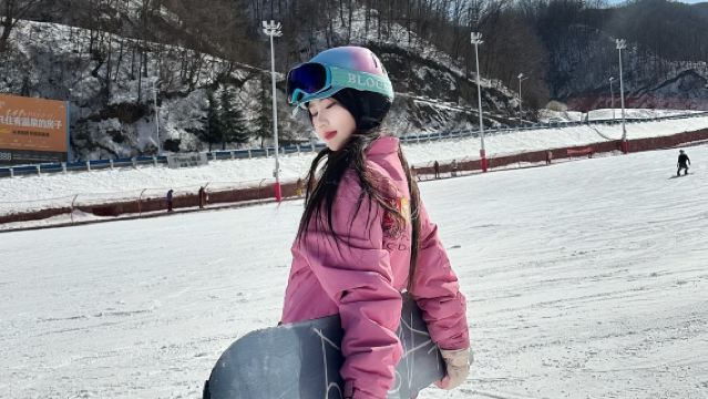 Lawatan Sehari Ski Gunung Funiu Luoyang [Bas Ulang-Alik Rasmi|Hadiah Empat Keperluan Musim Sejuk dan Dua Insurans|Berlepas setiap hari]