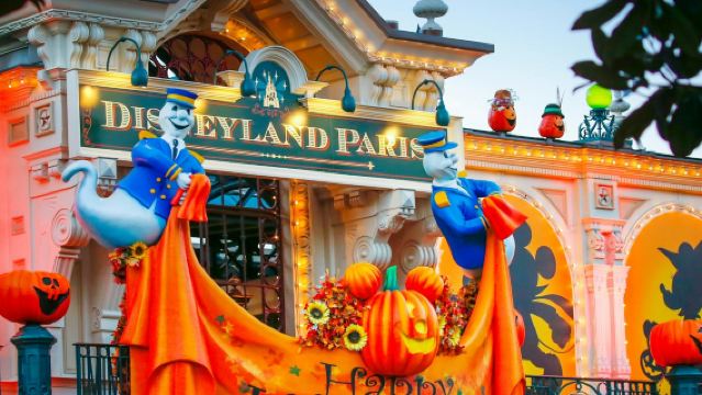 Disneyland Paris: Ticket + Train Transportation from Paris