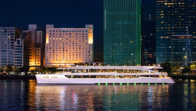 Luxury Dining Experience on Elite of Saigon Cruise on Saigon River