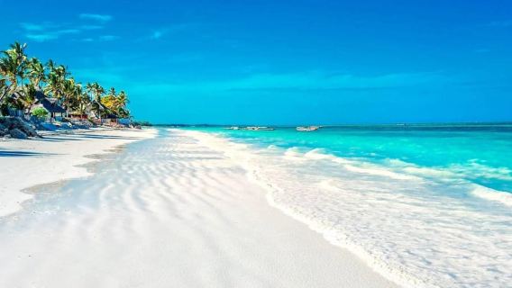 Zanzibar: Nungwi Horseback Ride and Sunset Dhow Cruise