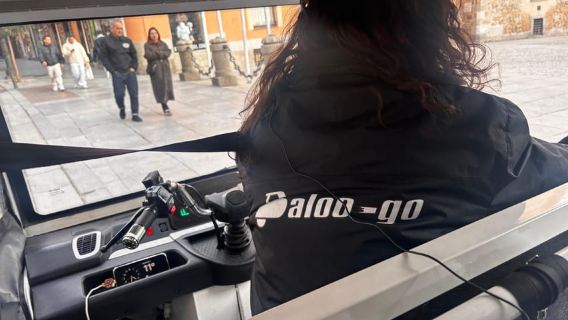 Madrid: Tuk Tuk Sightseeing Tour of the Historic Center and Highlights