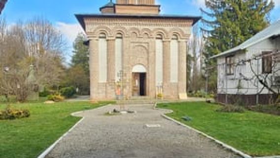 Bucharest: Largest Salt Mine in Europe & Dracula tomb tour