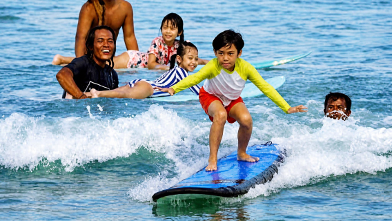 Private & semi-private surflektioner på Berawa Beach, Canggu