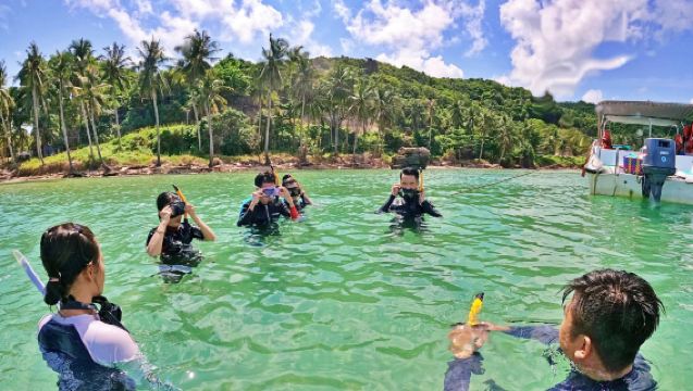Περιήγηση με ταχύπλοο για καταδύσεις και snorkeling στο Coral Mountain & Halfmoon Reef στη Φούκουοκ
