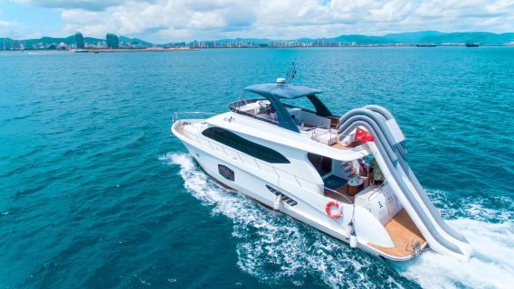 三亞【潮玩臻選】全新義大利大型豪華遊艇包船出海贈送滑滑梯~超舒適體驗~支持團建聚會~家庭聚會