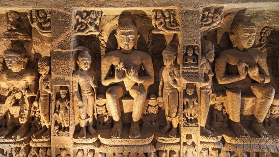 ムンバイ発 アジャンタ&エローラ石窟群日帰りツアー