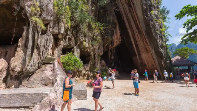 普吉島雙體船一日遊：探索壯觀攀牙灣