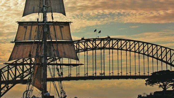 Sydney Harbour: Crociera al Tramonto con Cena su un Veliero