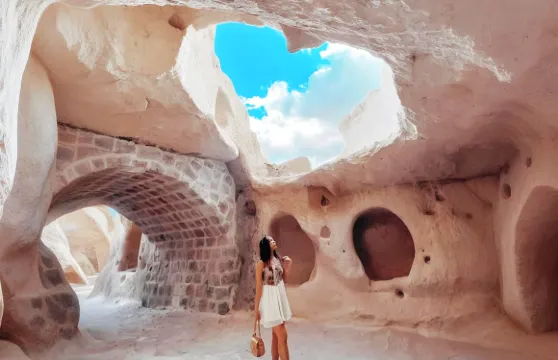 土耳其格雷梅紅綠線一日遊卡帕多奇亞玫瑰谷地下城鴿子谷中英導遊