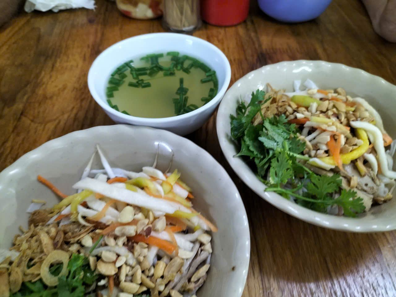 Esperienze uniche: Tour privato in moto per street food a Hanoi