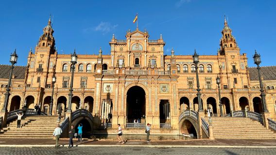 Seville Iconic Spots: Guided Walking Tour