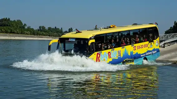 Budapest: RiverRide 1.5-Hr Floating Bus Experience