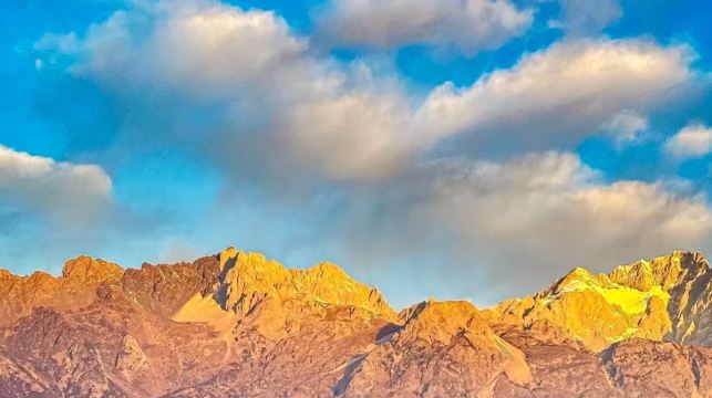 玉龍雪山金頂日出之旅（外籍遊客專用私家車）