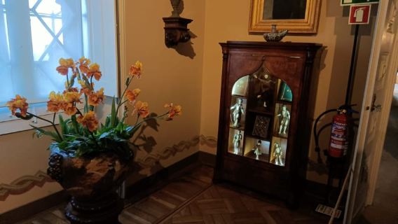 Sintra: Pena Palace and Park Entry Ticket with Tuk Tuk Ride