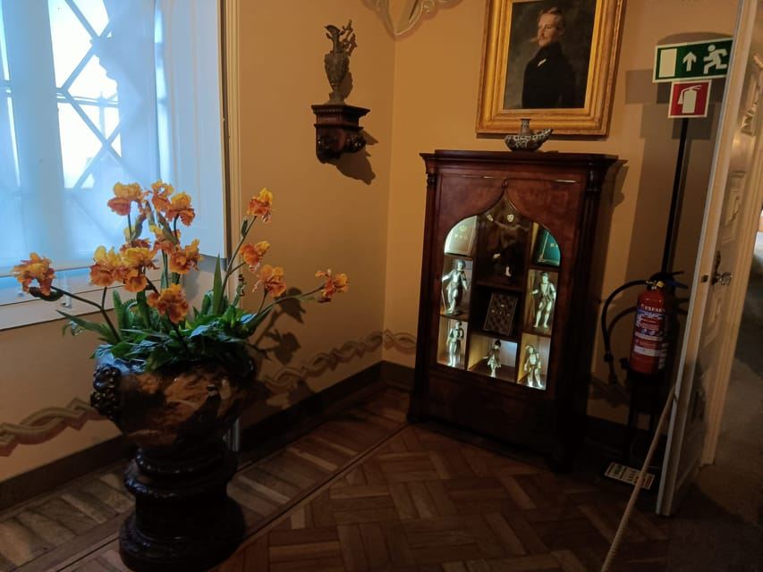 Sintra: Toegangskaartje voor het Pena-paleis en park met tuktukrit