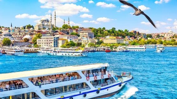 kapal pesiar Wisata Bosphorus Dentur Avrasya dengan Pemandu Wisata Tiongkok