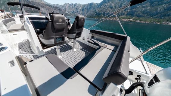 Исследуйте Которский залив: Голубая пещера, остров Богоматери на Рифе и плавание, 3 часа!