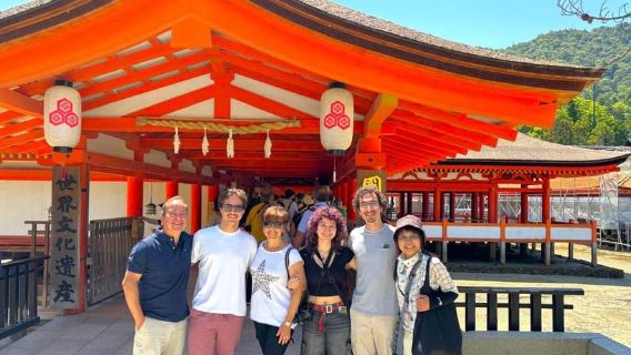 Hiroshima: tour del santuario di Itsukushima e della cima di Miyajima