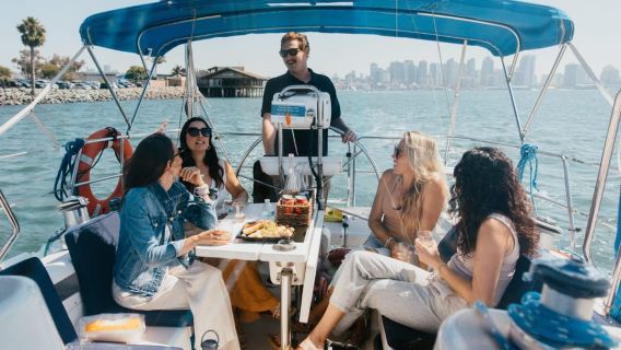 San Diego: San Diego Bay Sunset & Daytime Sailing Experience