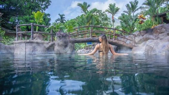 Full Day tour: Arenal Volcano Area & Hot Springs from San José