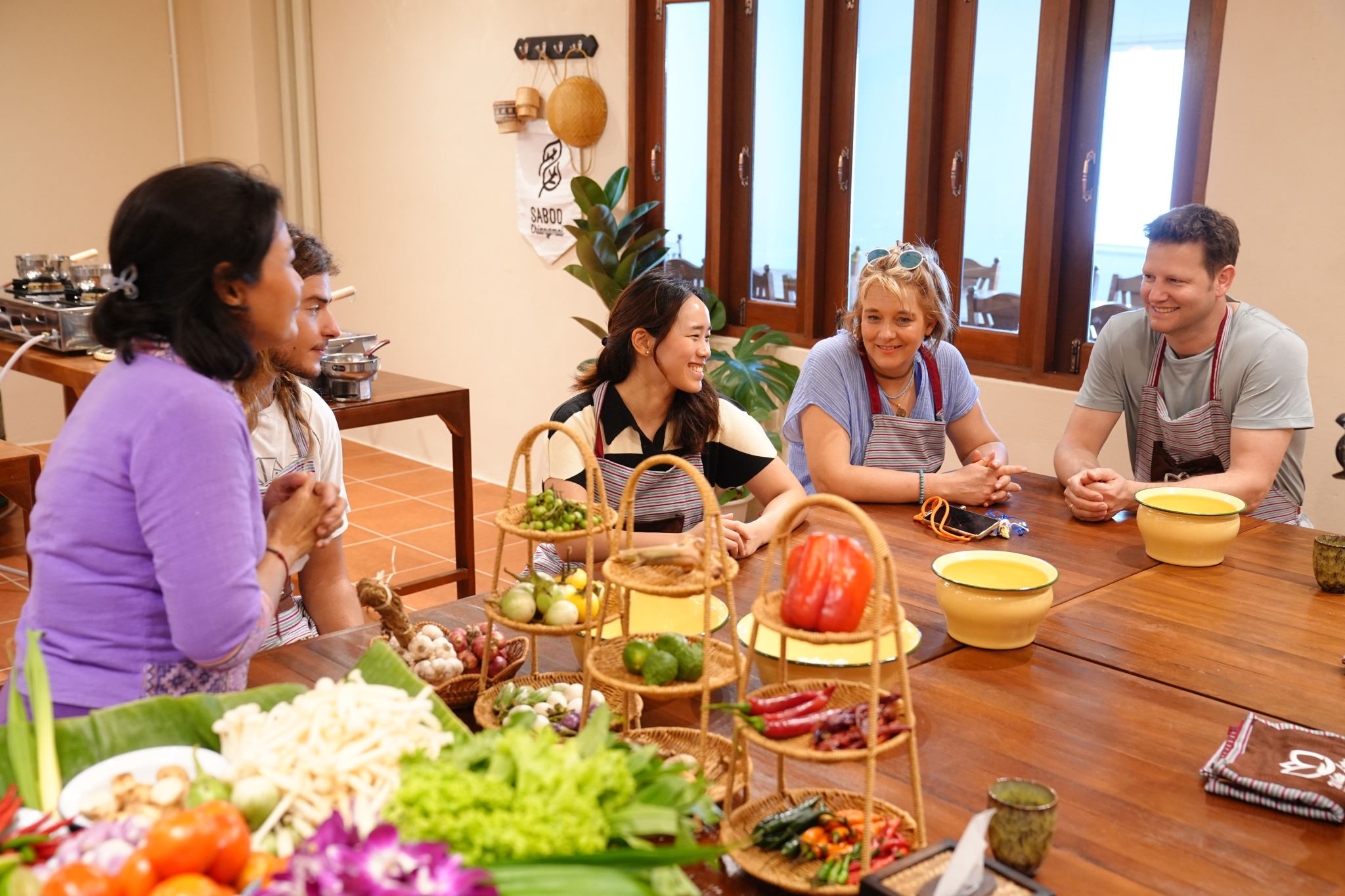 [소수 정예 수업] 백련 태국 요리 학교|요리 체험 수업 & 시장 구매|영어 강의 + 수료증 발급|4가지 클래식 요리