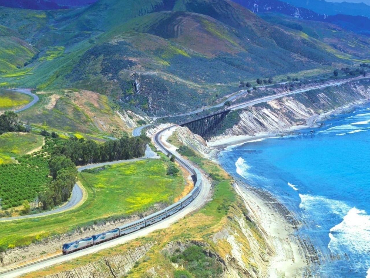 Los Angeles Coast Starlight Scenic Train + Santa Barbara Day Tour