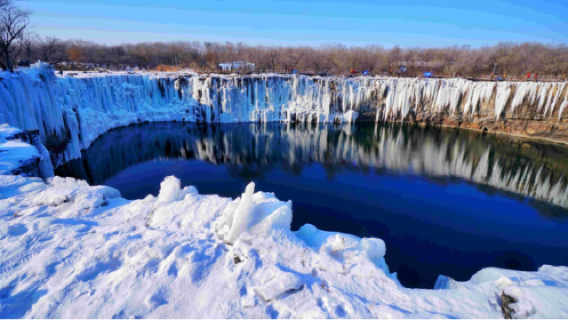 Yanji round-trip private charter 1-day tour to Jingpo Lake, comfortable private charter with stops for photos.