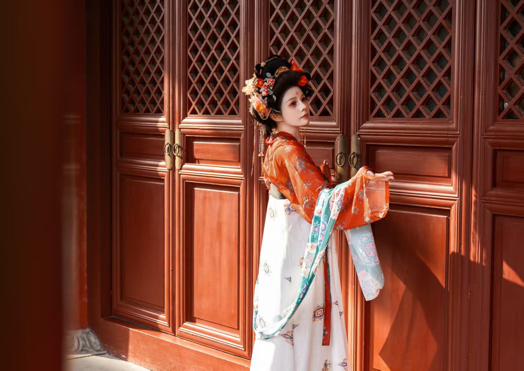 Nanchang Tengwang Pavilion Touristische Zone Trip Moments[Frühlingserwachen - Traditionelles chinesisches Fotoshooting-Erlebnis (exquisite Hanfu-Kostüme, professioneller Fotograf, stilvolle Make-up- und Styling-Session)]