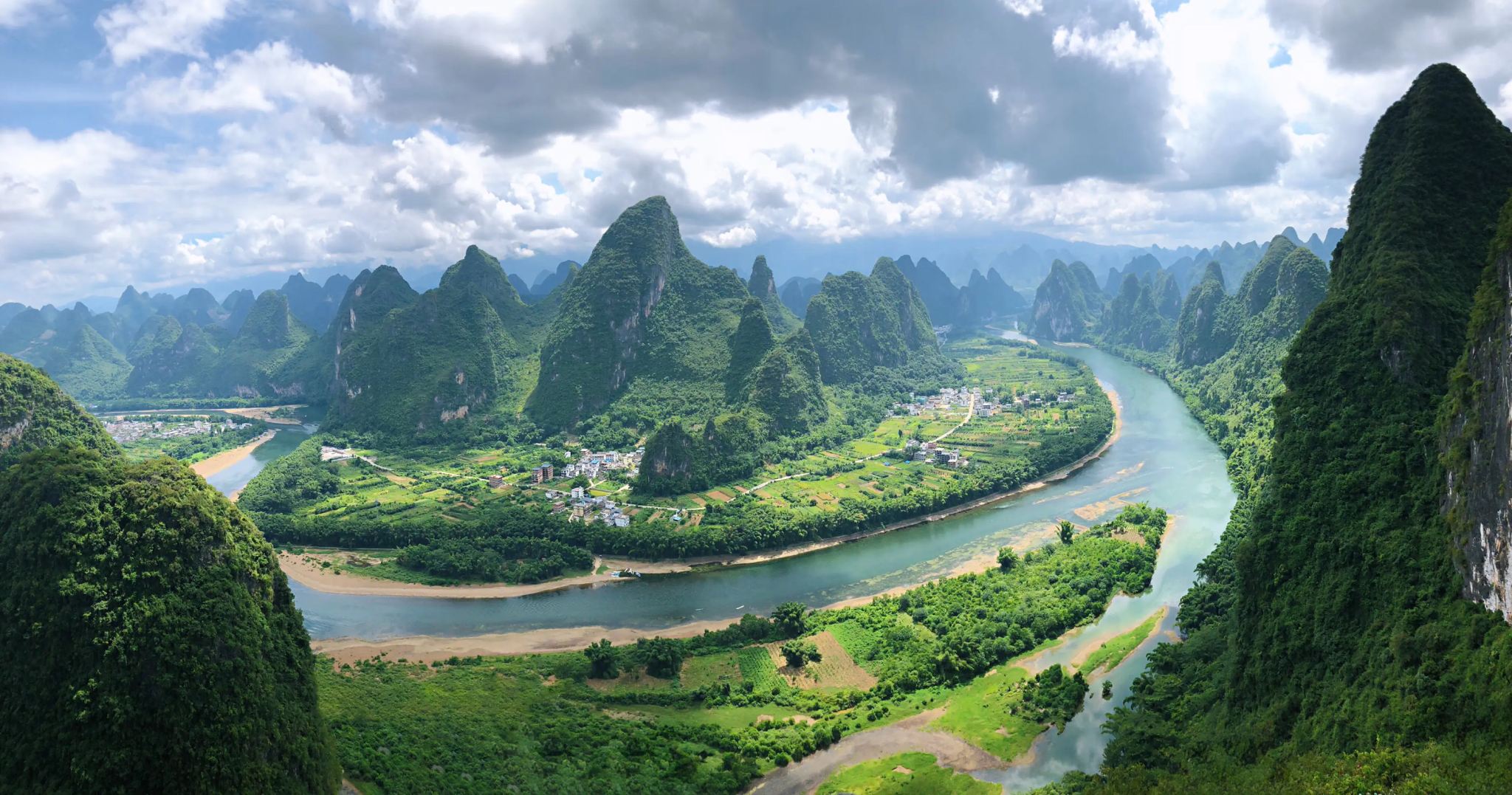 Guilin 1-Day Private Tour: Li River Rafting + Mt. Xianggong + Xingping Ancient Town
