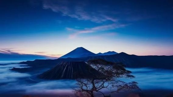 Tour di un giorno in jeep al Monte Bromo e alla Cascata Madakaripura da Surabaya, Indonesia