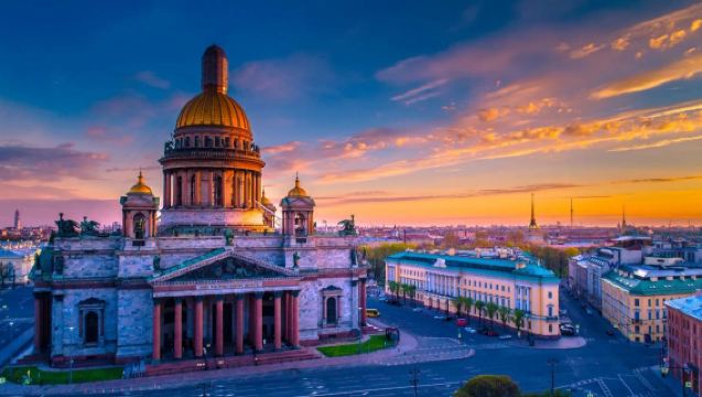 Lawatan Sehari di St. Petersburg, Rusia: Istana Musim Sejuk + Katedral Darah Penebus + Katedral St. Isaac
