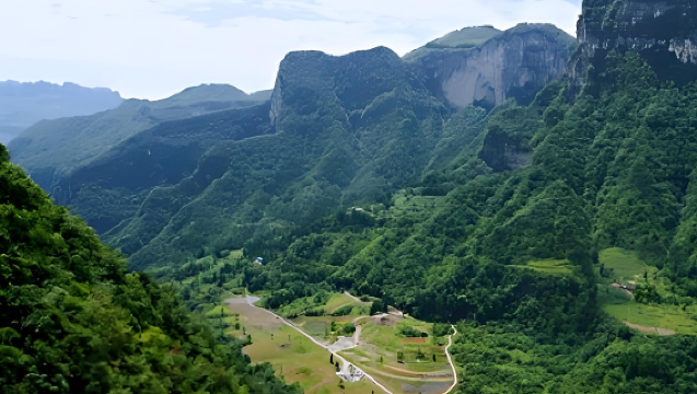 [8-person small group] 1-day tour to Lu Yuan Ping: Explore the lost ancient village in Enshi's secret realm (pure play small group)
