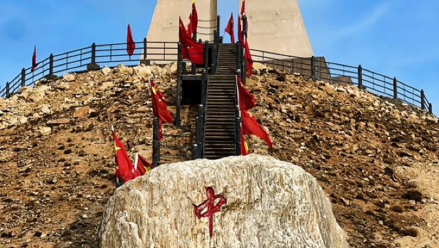 新疆喀什+西極時光景區+天山昆崙山交匯一日遊，6人小團