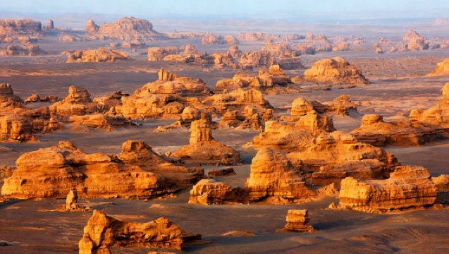 [Watch the Yardang Sunset] 1-day tour to Dunhuang + Yangguan + Yumen Pass + Yardang National Geological Park