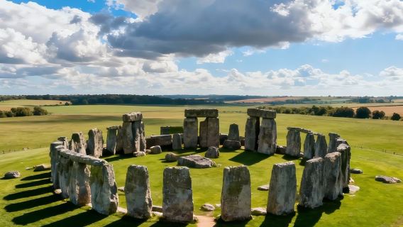 Lawatan Sewa Peribadi Sehari ke Windsor Castle, Stonehenge dan Bath Roman Baths dari London (Tidak Termasuk Tiket Masuk)