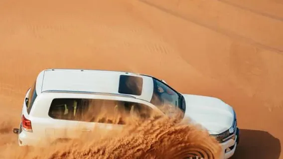 Safari dans le désert à Dubaï, balade à dos de chameau, sandboarding et dîner buffet BBQ