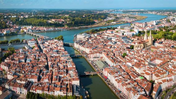 Top Bayonne: Private guided tour with your mobile