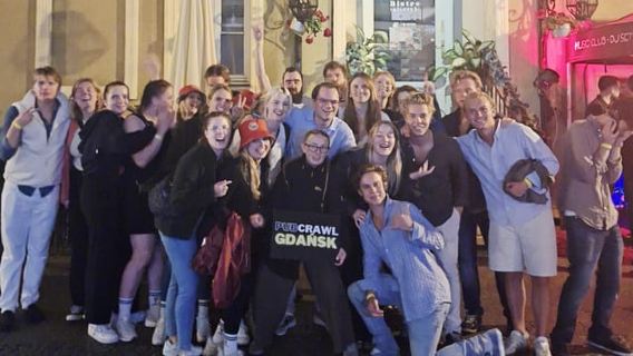 Local Bars & Pubs Tour with 4 Shots and VIP Club Entry