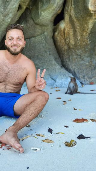 From Phi Phi: Private 3-Hour Longtail Boat Tour to Maya Bay