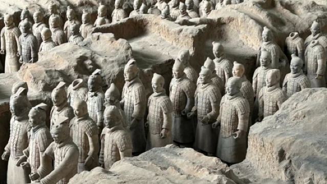 西安秦始皇帝陵博物院(兵馬俑)門票+精品小團人員導覽【含門票丨2-12人小團丨可選場次丨資深老師導覽丨贈耳麥使用