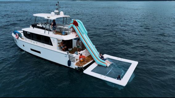 海南萬寧48呎三層豪華遊艇包船出海魅力石梅灣【水上電單車+海釣+浮潛+魔毯+香蕉船+海上滑梯泳池+玻璃船美拍】