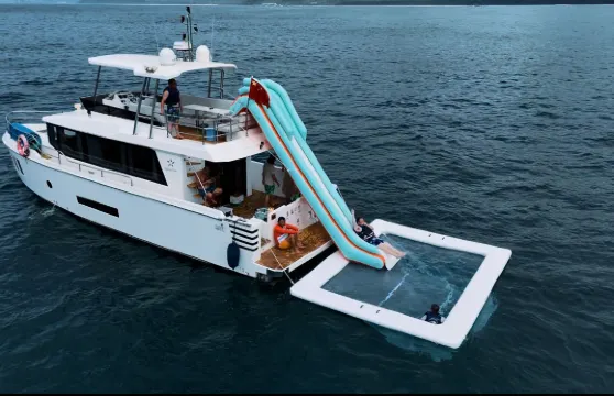 海南萬寧48呎三層豪華遊艇包船出海魅力石梅灣【水上電單車+海釣+浮潛+魔毯+香蕉船+海上滑梯泳池+玻璃船美拍】