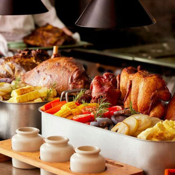 Voucher makan siang all-you-can-eat steak potong segar untuk 2 orang di Hotel Alila Taipei dari Juma