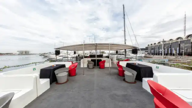 Valencia: Catamaran Cruise + Mussel & Wine Tasting