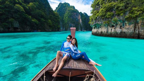 Experiencia de navegación en un barco de cola larga en la laguna Pileh