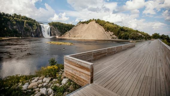 Quebec City: Round Trip Shuttle with Montmorency Falls Park & Cable Car